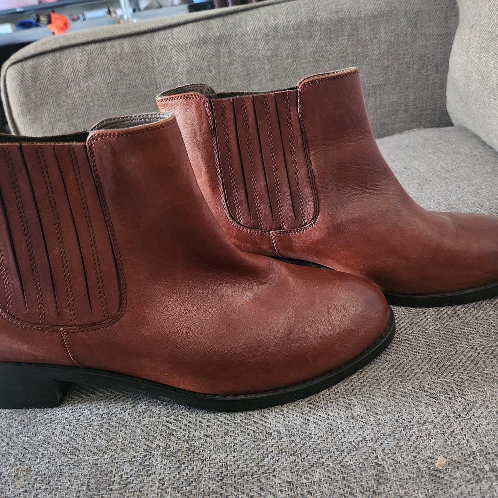 Italian leather booties 9.5m